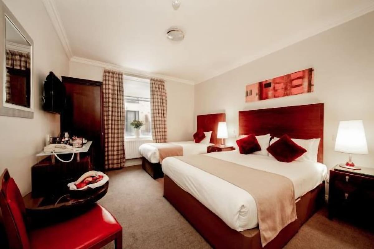In-room safe, desk, laptop workspace, iron/ironing board (on request)