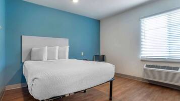 Standard Studio, Non Smoking, Refrigerator & Microwave | Desk, laptop workspace, iron/ironing board, free WiFi