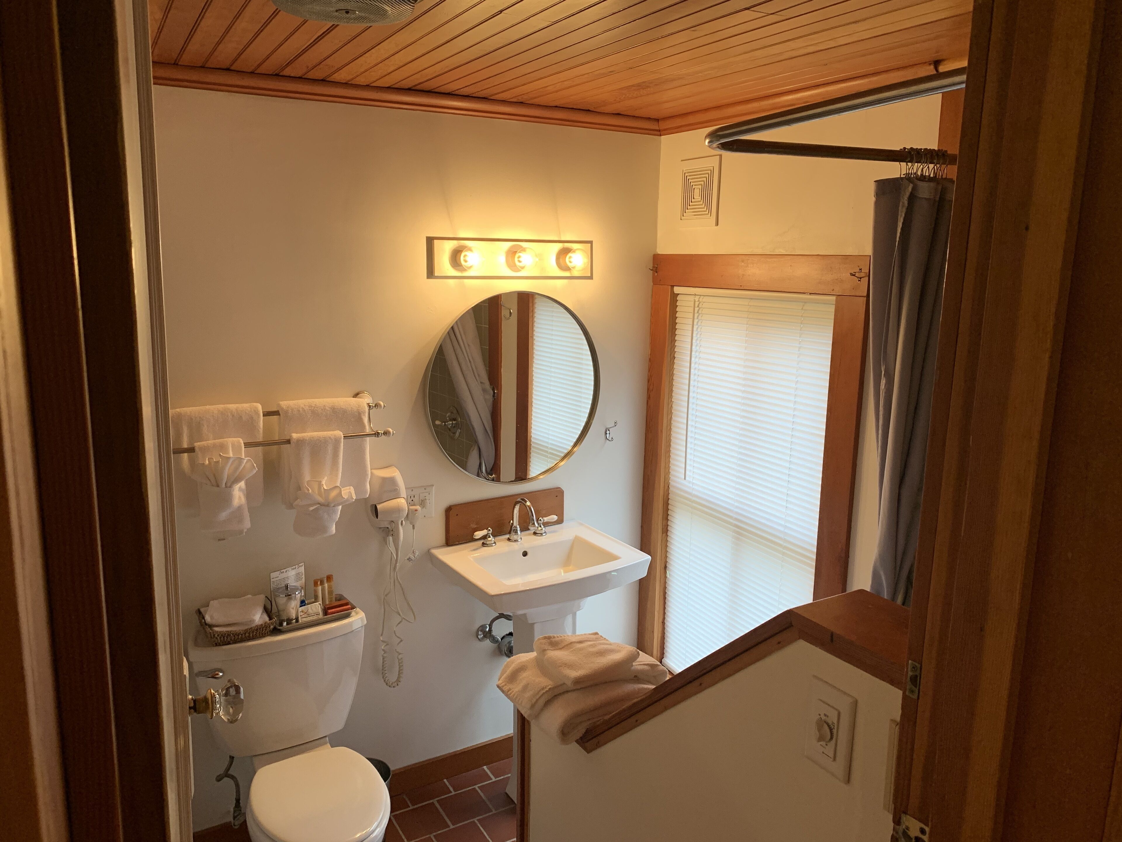 family condo | bathroom | free toiletries, hair dryer, towels, soap