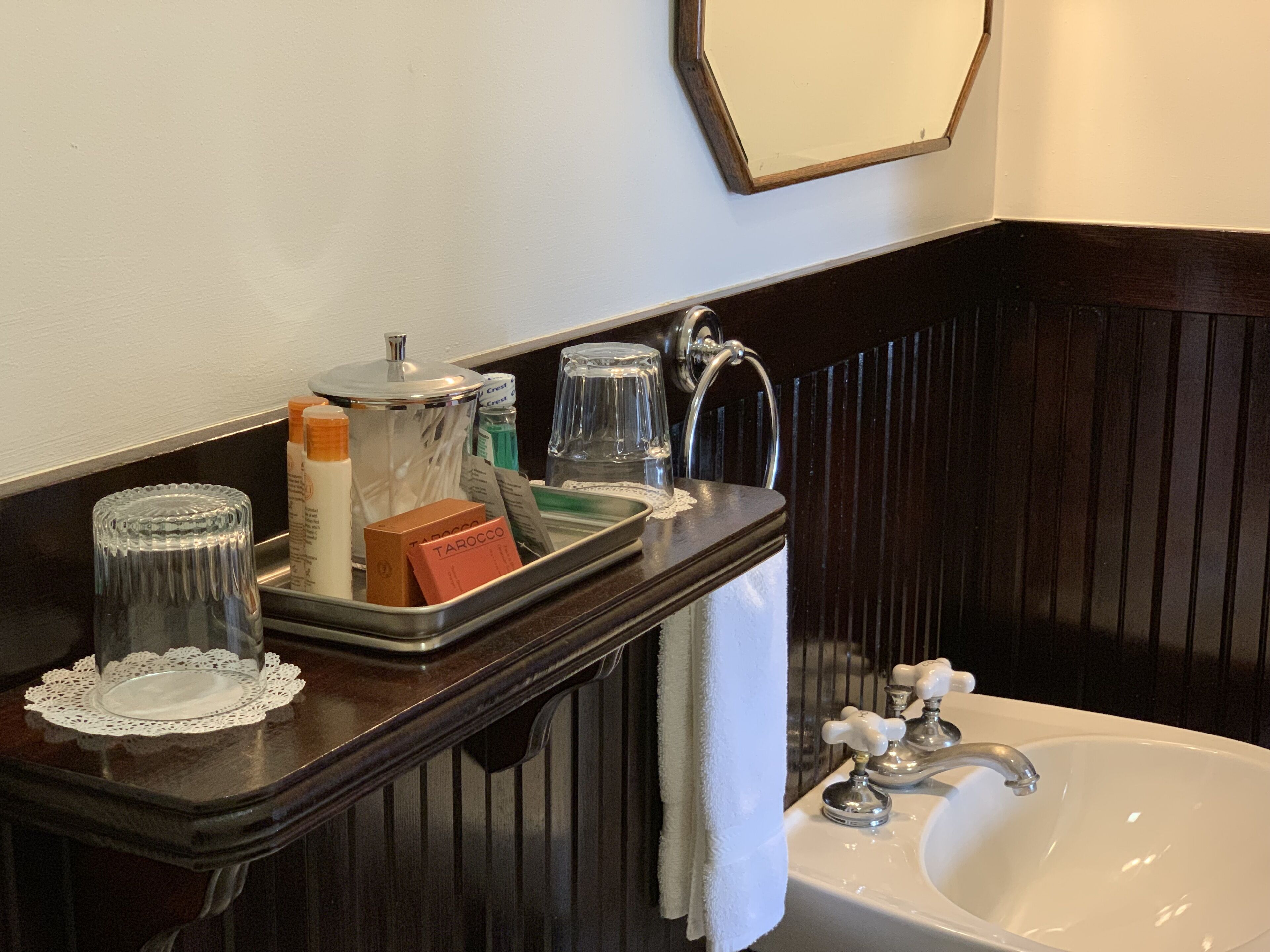 1 bedroom, premium bedding, free wifi, bed sheets