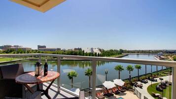 ๋ฐ์ฝ๋ ์ ๋ง