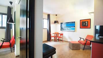 高級公寓, 1 間臥室 (Modern Decor) | 起居區 | 平面電視