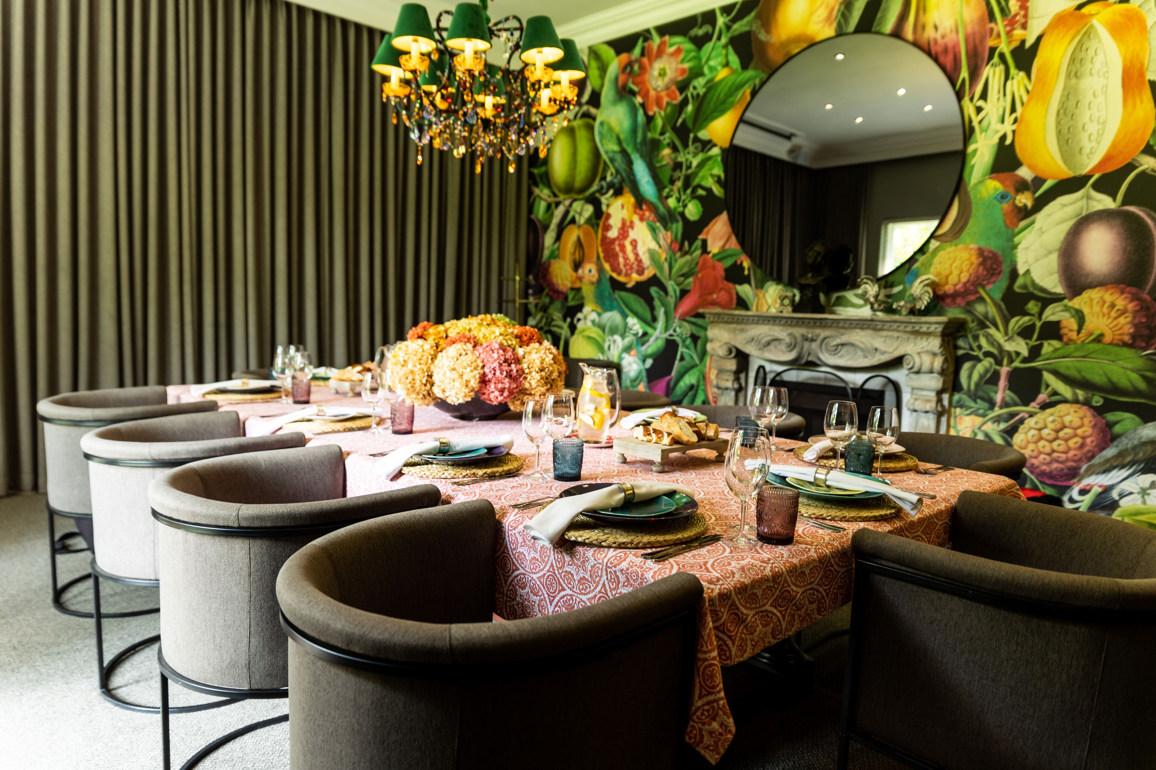 breakfast, lunch, dinner served; international cuisine, pool views