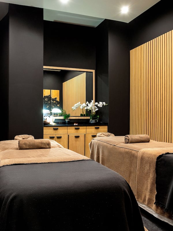 Behandlungsräume für Paare, Sauna, Whirlpool, Körperbehandlungen