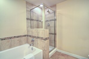 1 Bedroom, Kitchenette (Select) | Bathroom | Hair dryer, towels - Fraser Crossing Founders Pointe (Winter Park)