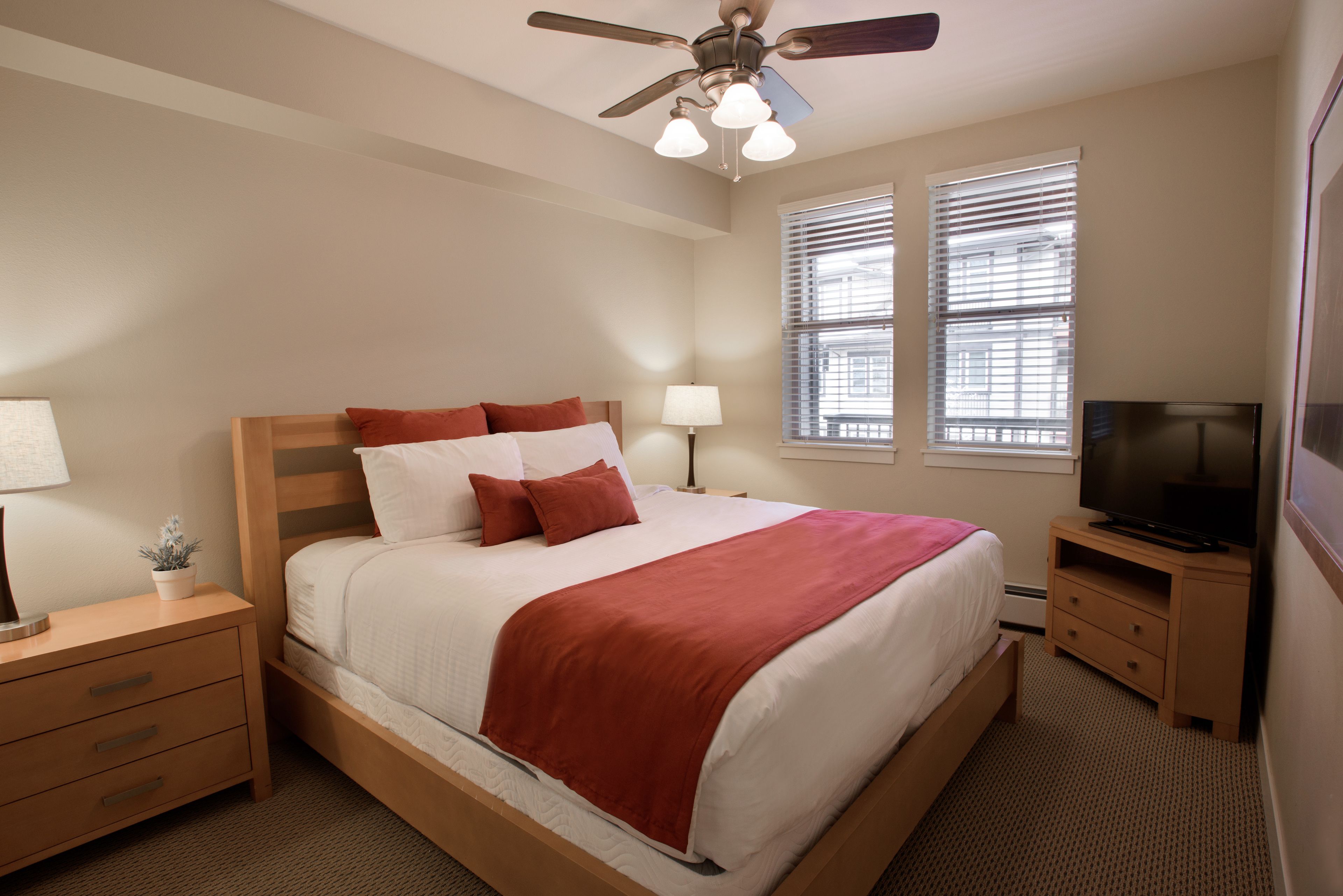 1 bedroom full kitchen select | premium bedding, iron/ironing board, rollaway beds, free wifi