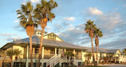 Ivey House Everglades Adventures Hotel