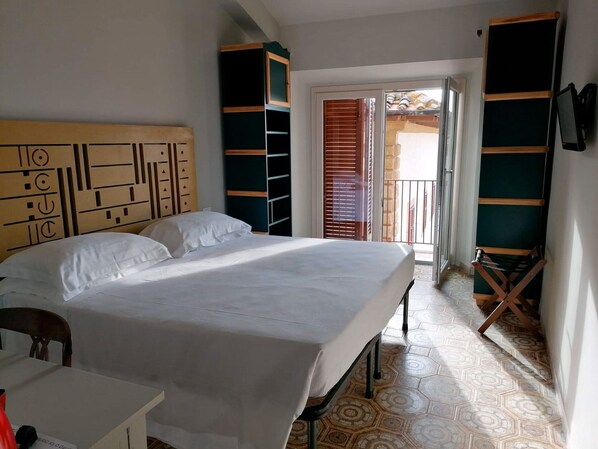 Habitación doble Deluxe | Caja de seguridad en la habitación y decoración personalizada 