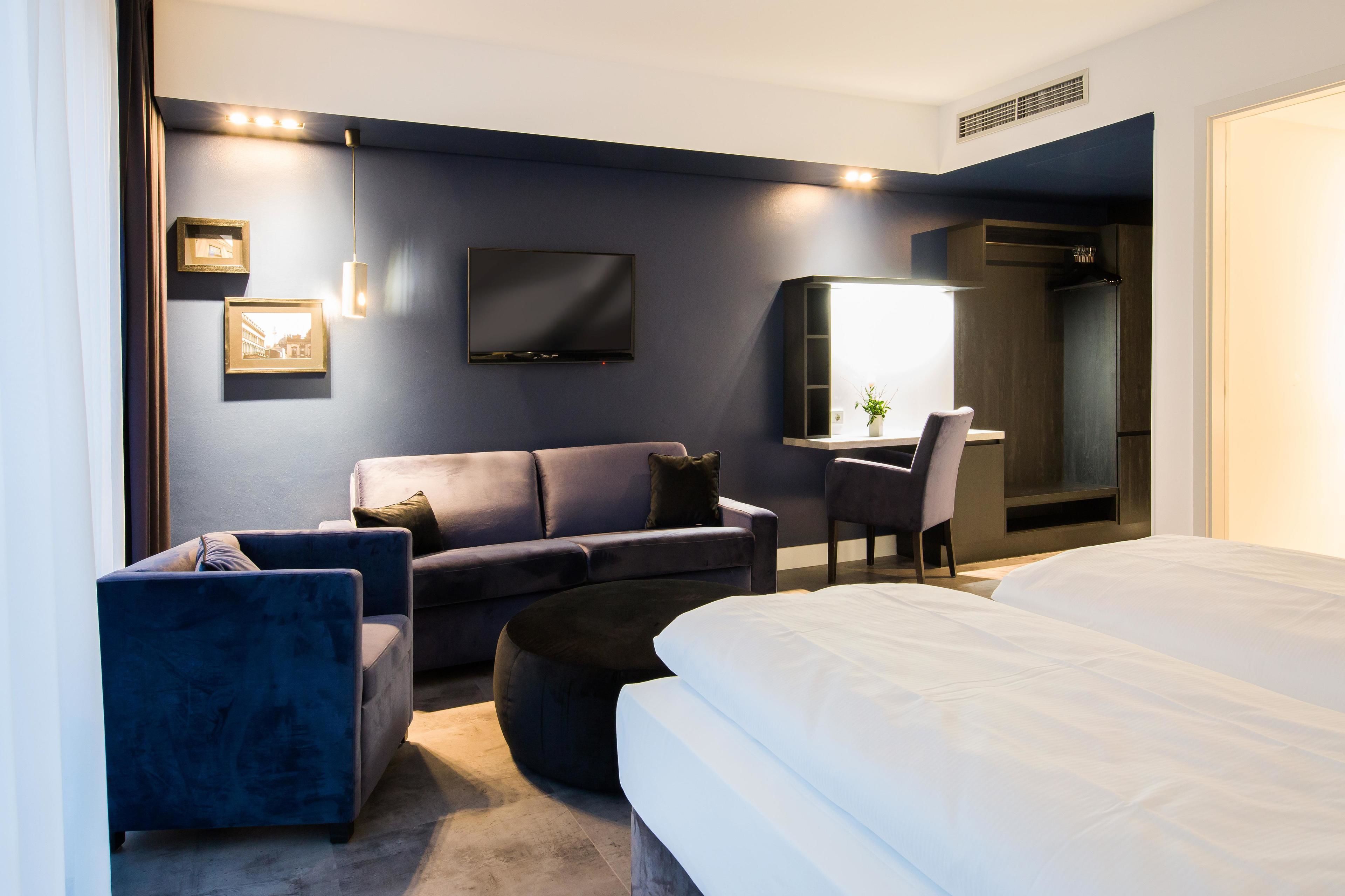 family & friends | premium bedding, in-room safe, desk, laptop workspace