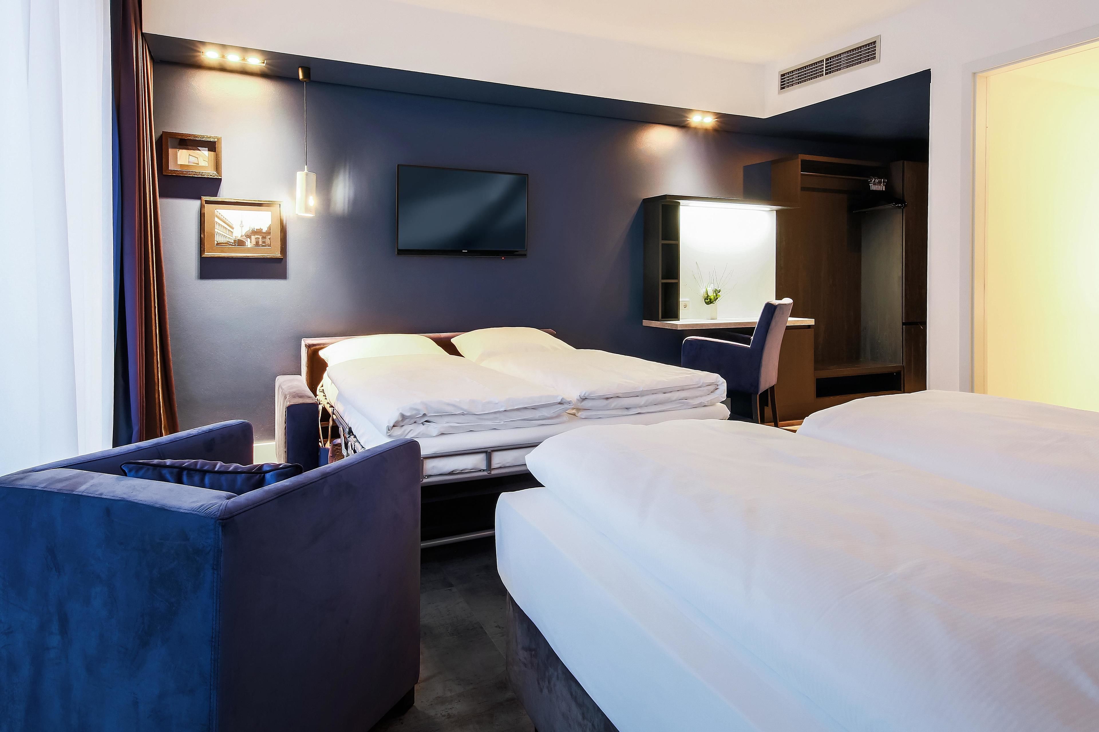 family & friends | premium bedding, in-room safe, desk, laptop workspace