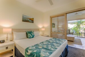 2 Bedroom Dual Key Apartment | In-room safe, iron/ironing board, free WiFi, bed sheets - Macrossan House (Port Douglas)