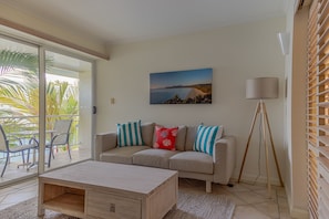Apartmant, 1 Bedroom with Disability Access | Living area
