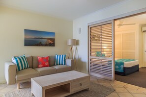 Zimmersafe, Bügeleisen/Bügelbrett, kostenloses WLAN, Bettwäsche