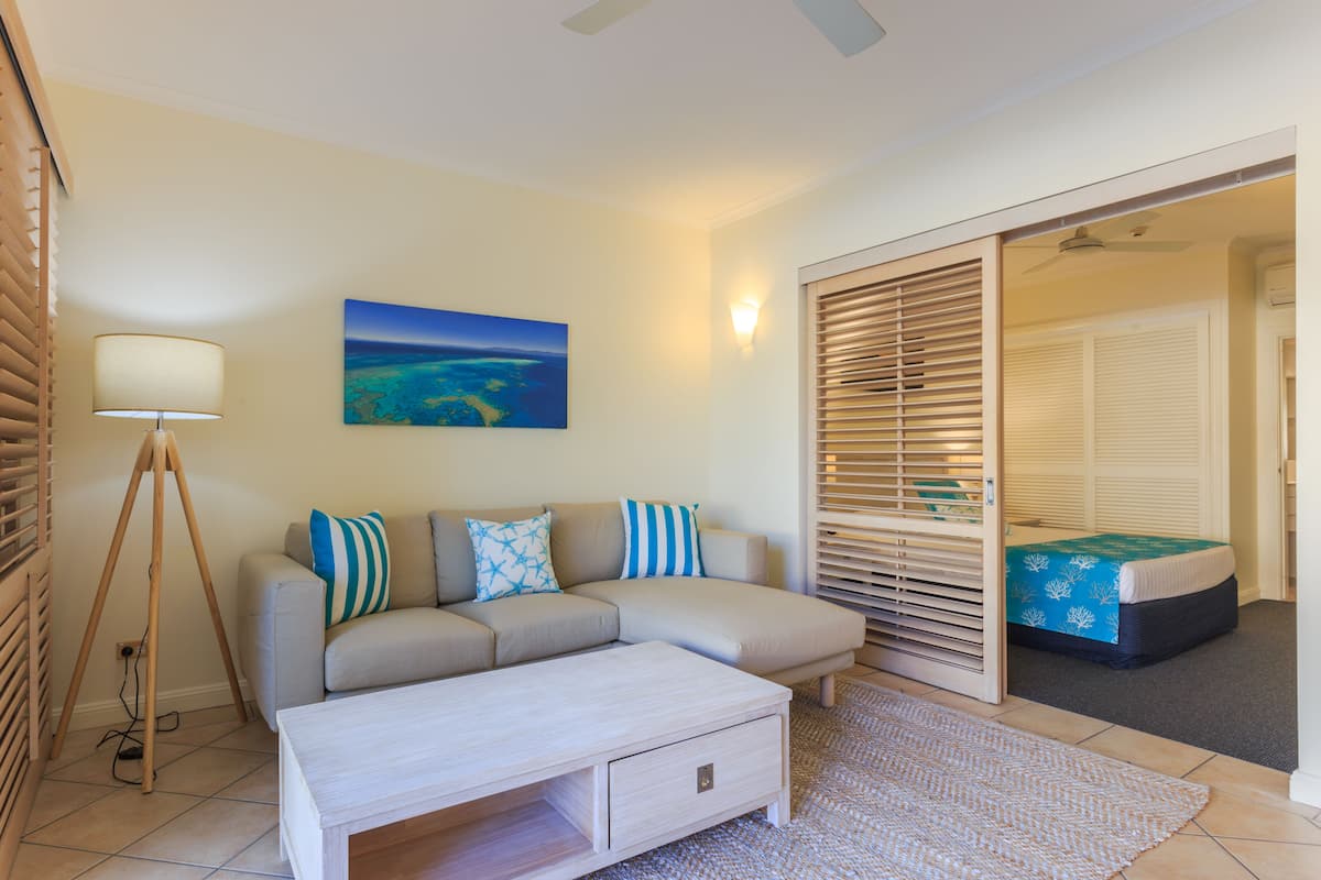 In-room safe, iron/ironing board, WiFi (free), bed sheets