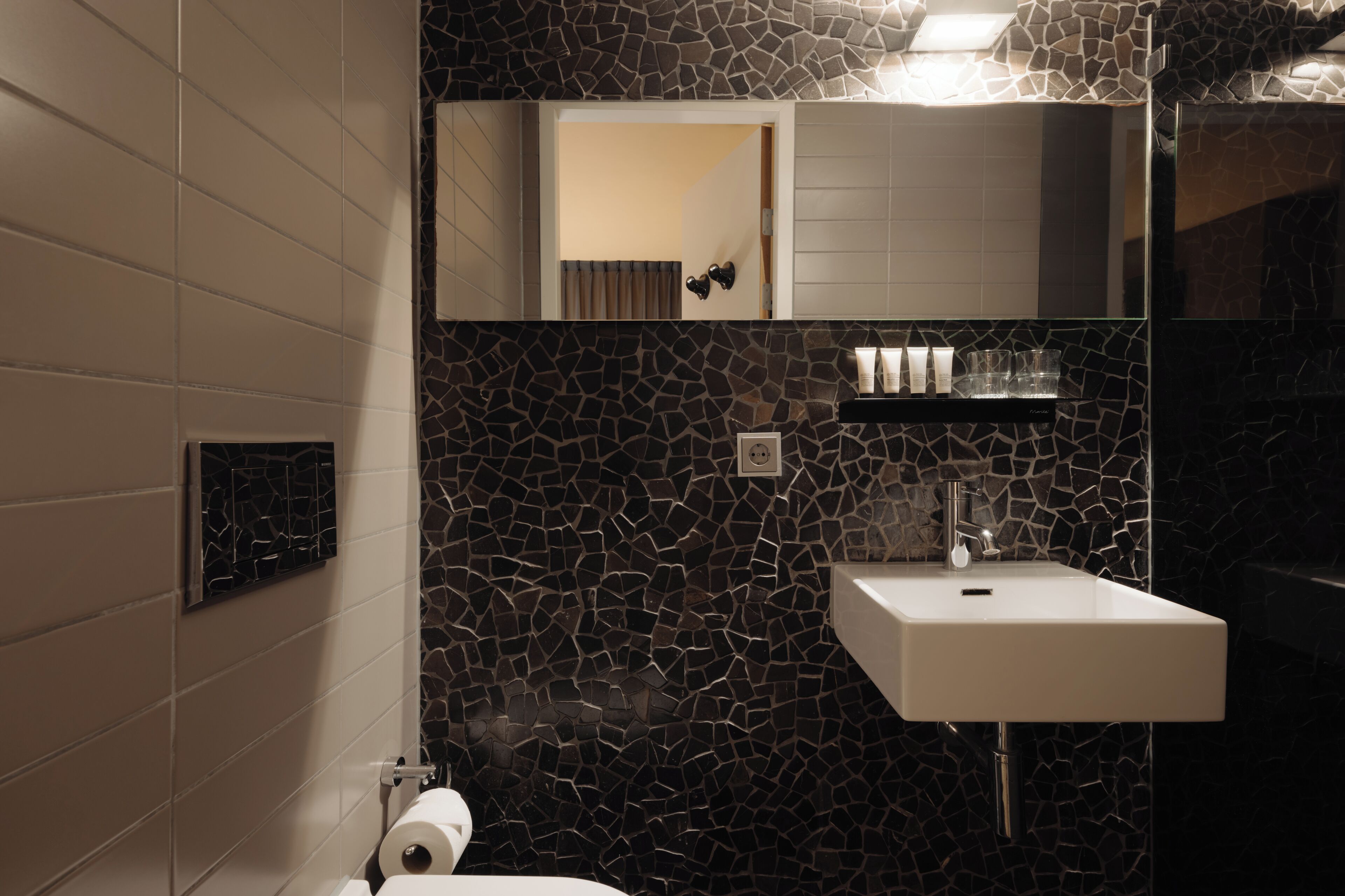 basic double room basement | bathroom | shower, free toiletries, towels