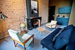 Loft, Annex Building