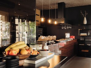 Colazione continentale, servita tutte le mattine (17.50 EUR a persona)