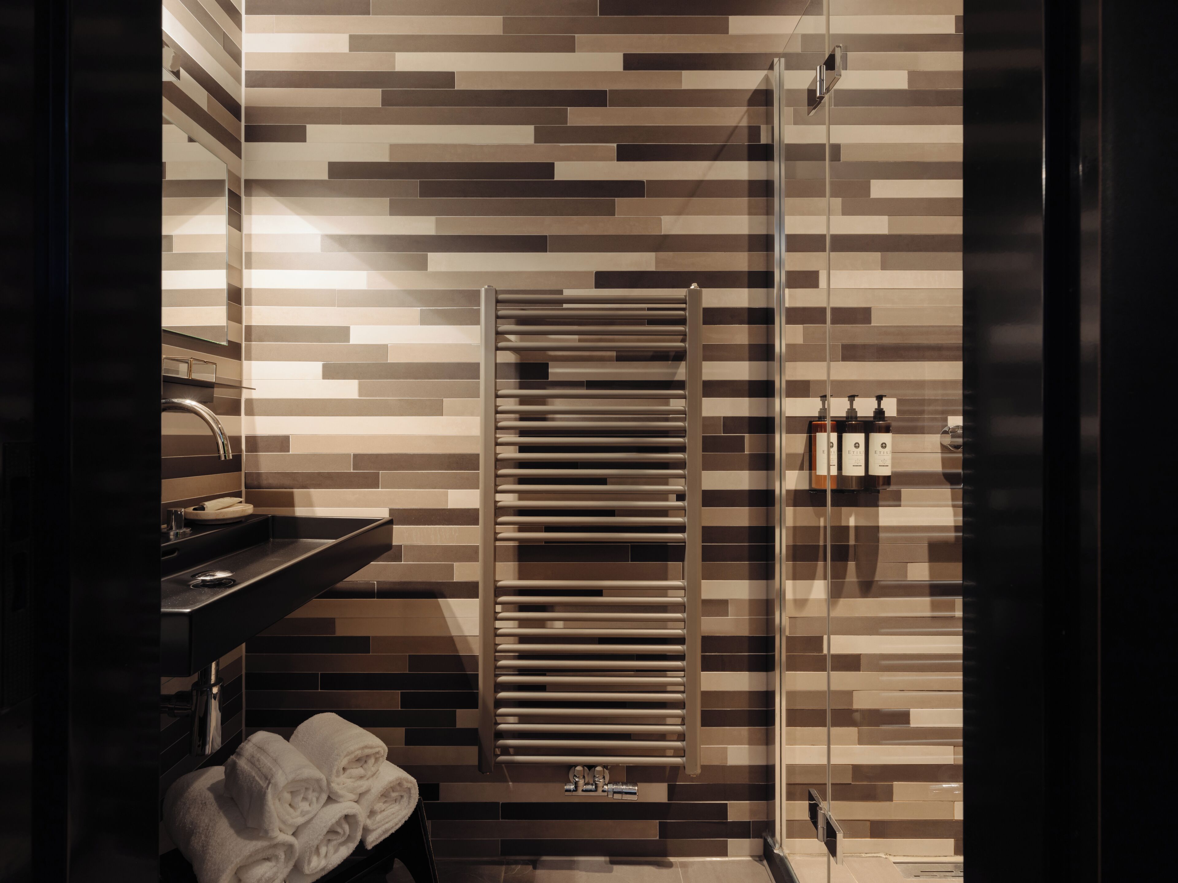 loft, annex building | bathroom | shower, free toiletries, towels