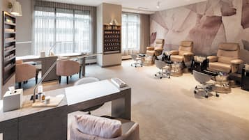 Couples treatment room(s), sauna, hot tub, steam room, body treatments