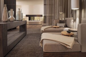 Couples treatment rooms, sauna, hot tub, steam room, body treatments