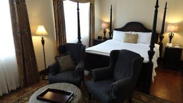 Junior Suite, 1 King Bed | Egyptian cotton sheets, premium bedding, pillow-top beds, desk