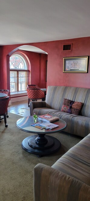 Games room - General Francis Marion Hotel (Marion)