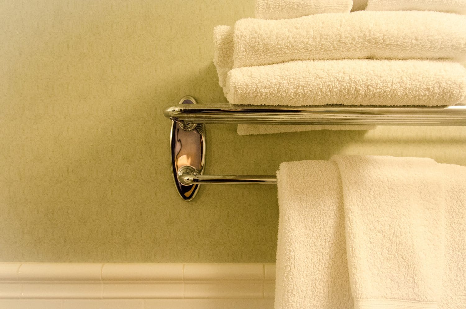 combined shower/bathtub, free toiletries, hair dryer, towels