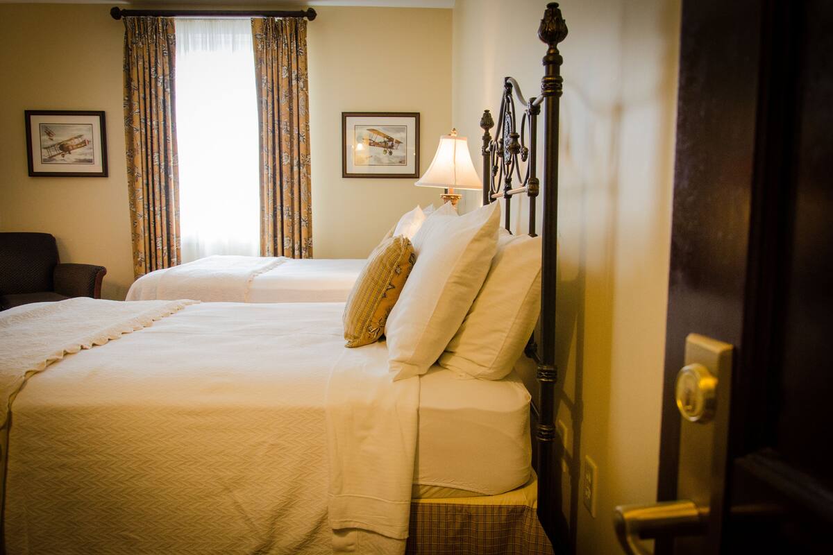 family room, 2 double beds | egyptian cotton sheets, premium bedding, pillow-top beds, desk