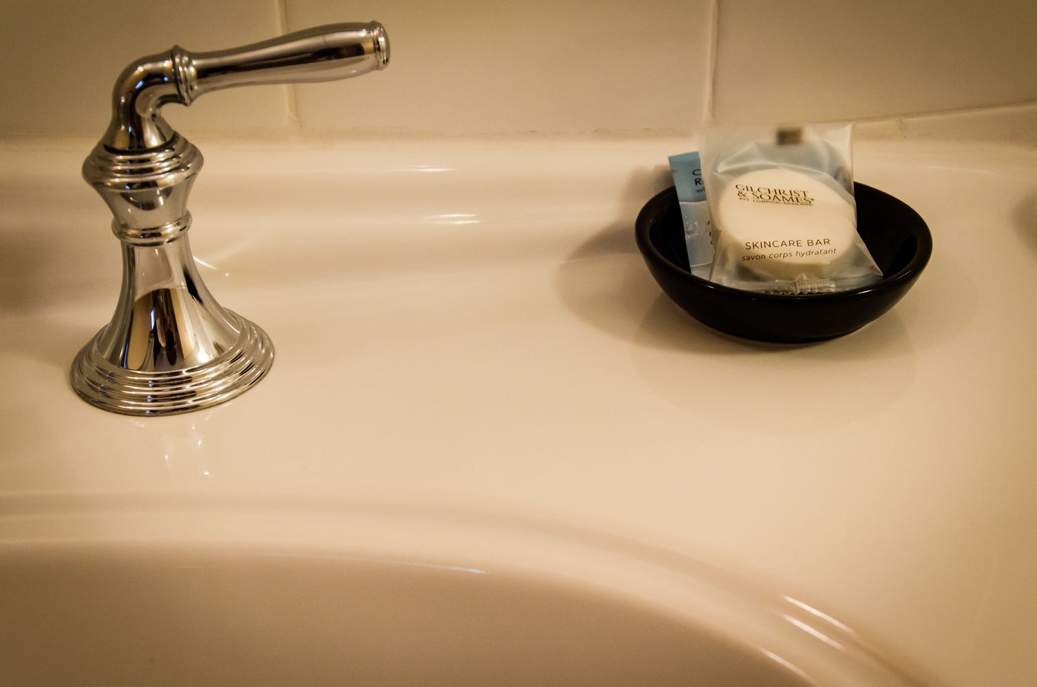 combined shower/bathtub, free toiletries, hair dryer, towels