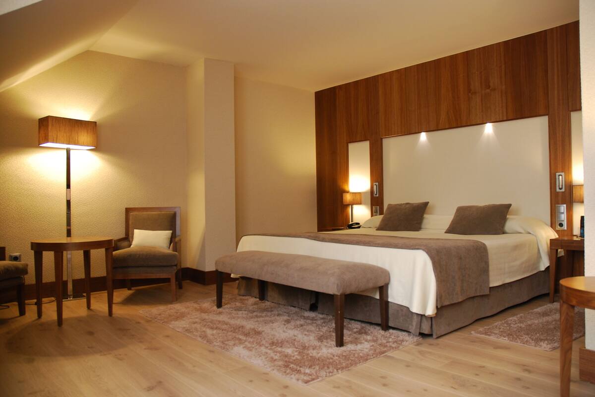 Premium bedding, minibar, in-room safe, individually decorated