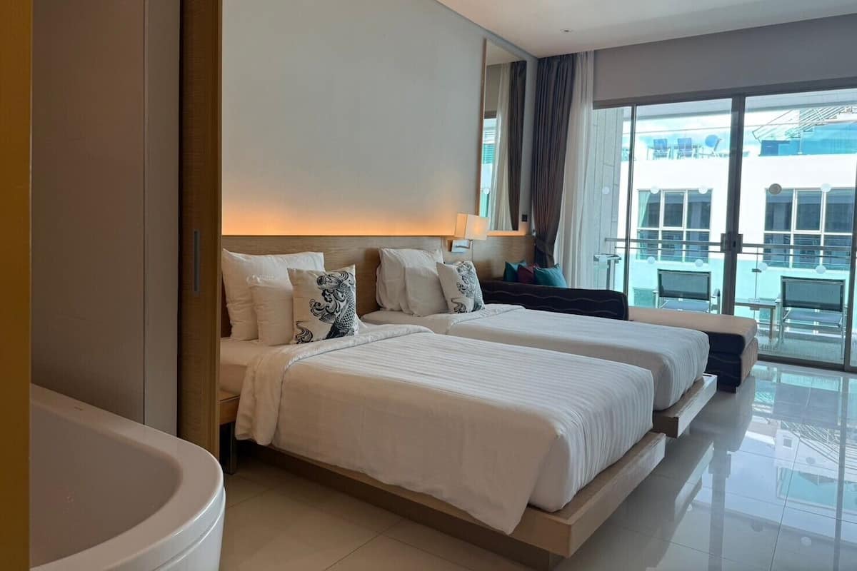 1 bedroom, premium bedding, pillow-top beds, minibar