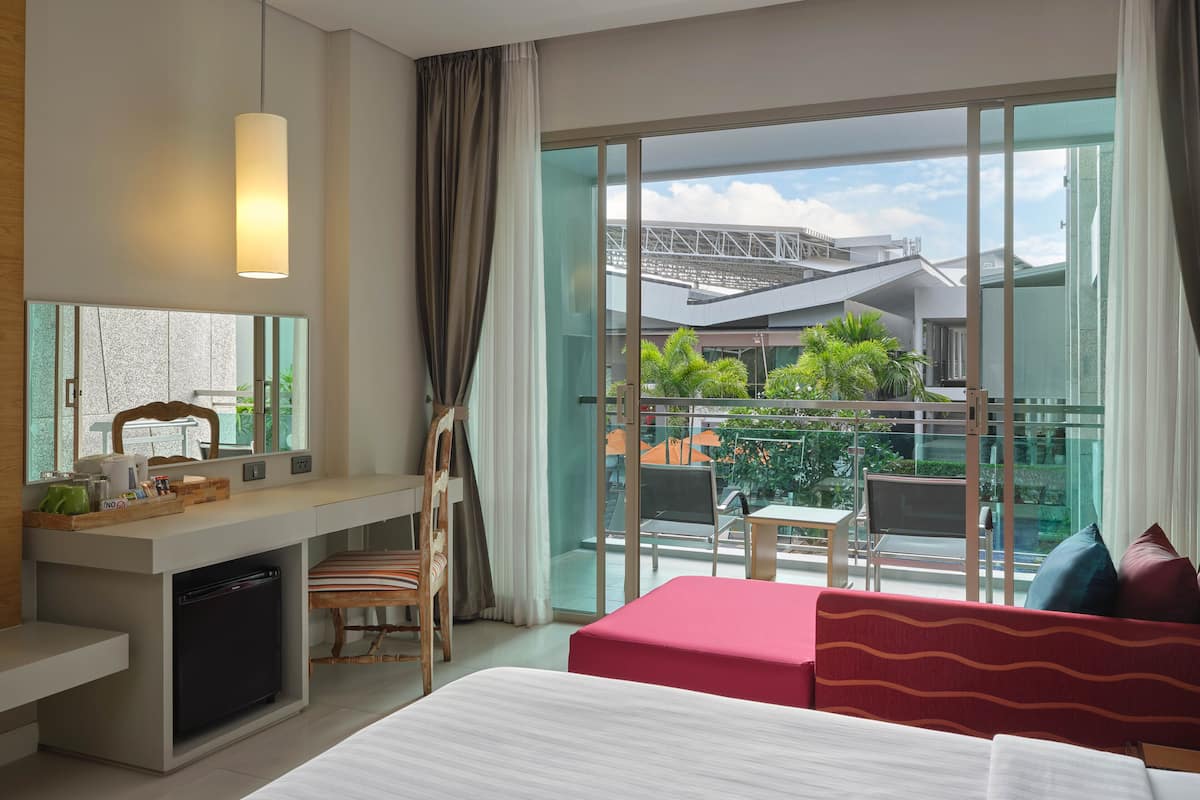 1 bedroom, premium bedding, pillow-top beds, minibar