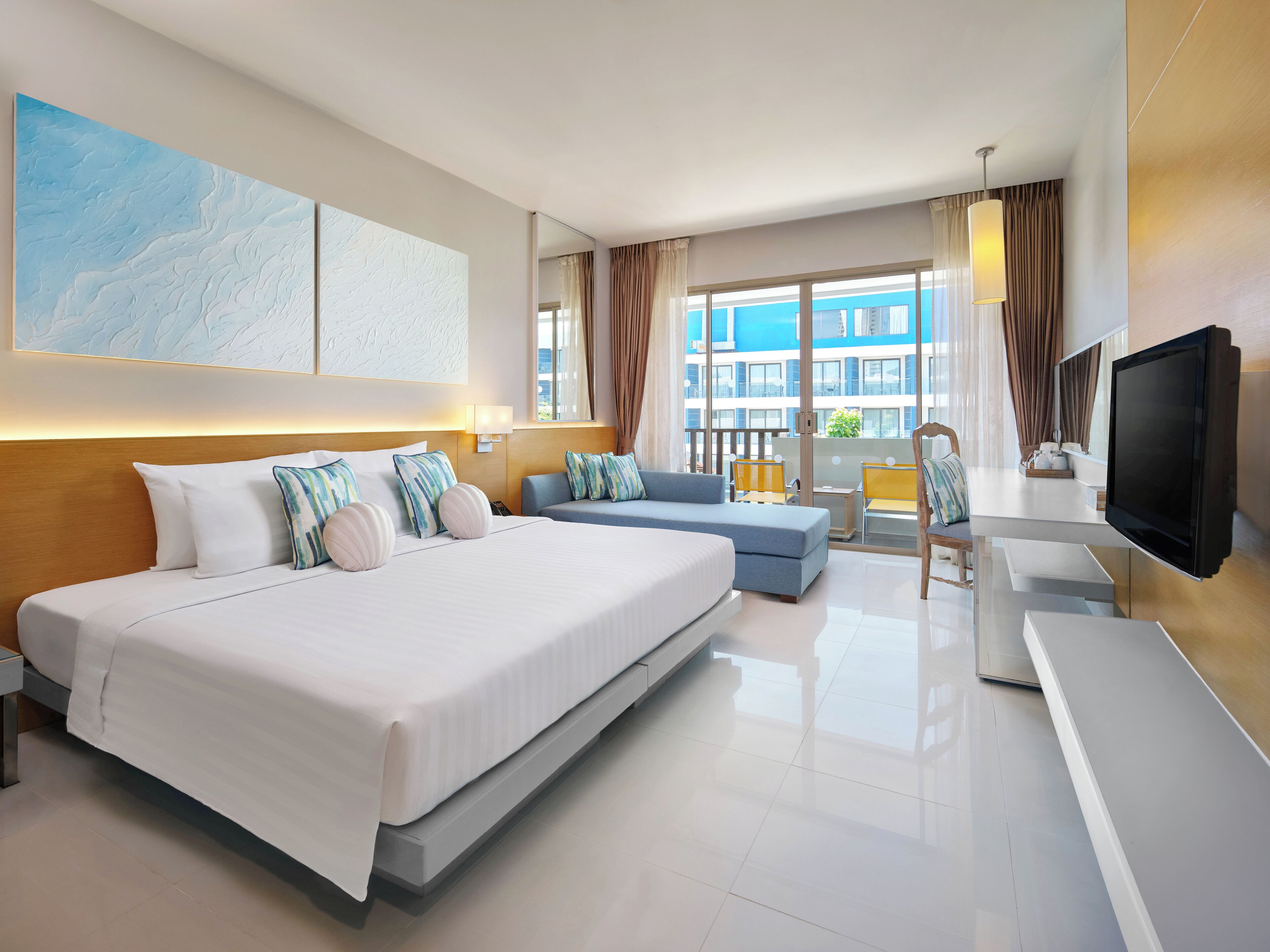 Habitación doble superior | Ropa de cama de alta calidad, colchones con acolchado adicional, minibar