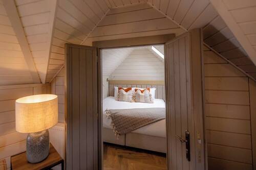 Deluxe Cabin | Premium bedding, down comforters, in-room safe, desk