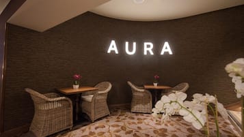 Couples treatment room(s), sauna, hot tub, steam room, body treatments