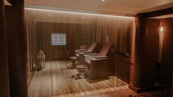 Couples treatment rooms, sauna, hot tub, steam room, body treatments
