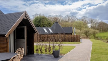 Deluxe Cabin | Premium bedding, down duvets, in-room safe, desk