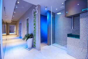 Salas de tratamientos para parejas, sauna, bañera de hidromasaje 