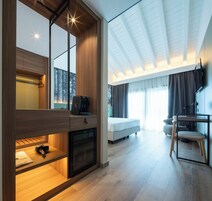Superior Room, 1 Queen Bed, Balcony, Lake View | 1 bedroom, down comforters, minibar, in-room safe