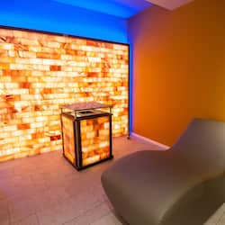 Couples treatment room(s), sauna, hot tub, steam room