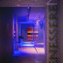 Couples treatment room(s), sauna, hot tub, steam room