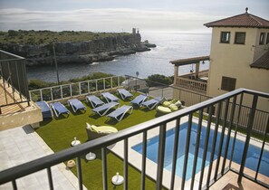 Tweepersoonskamer, balkon, uitzicht op zee | Uitzicht vanaf balkon