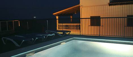 Outdoor pool, pool loungers