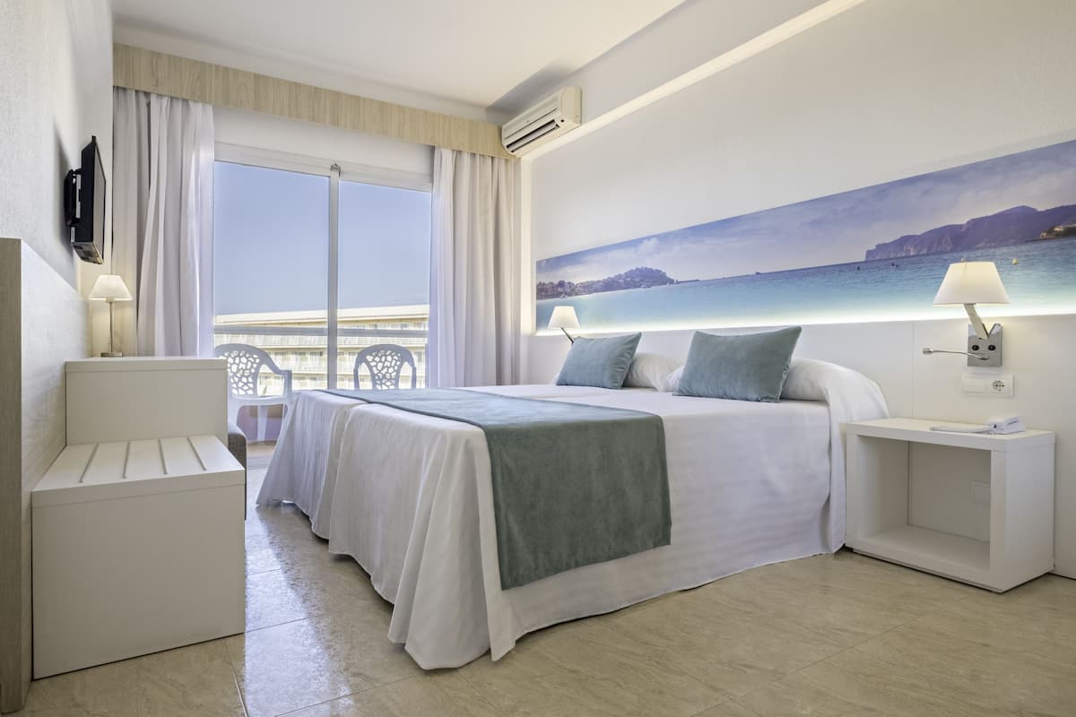 Escritorio, wifi, ropa de cama