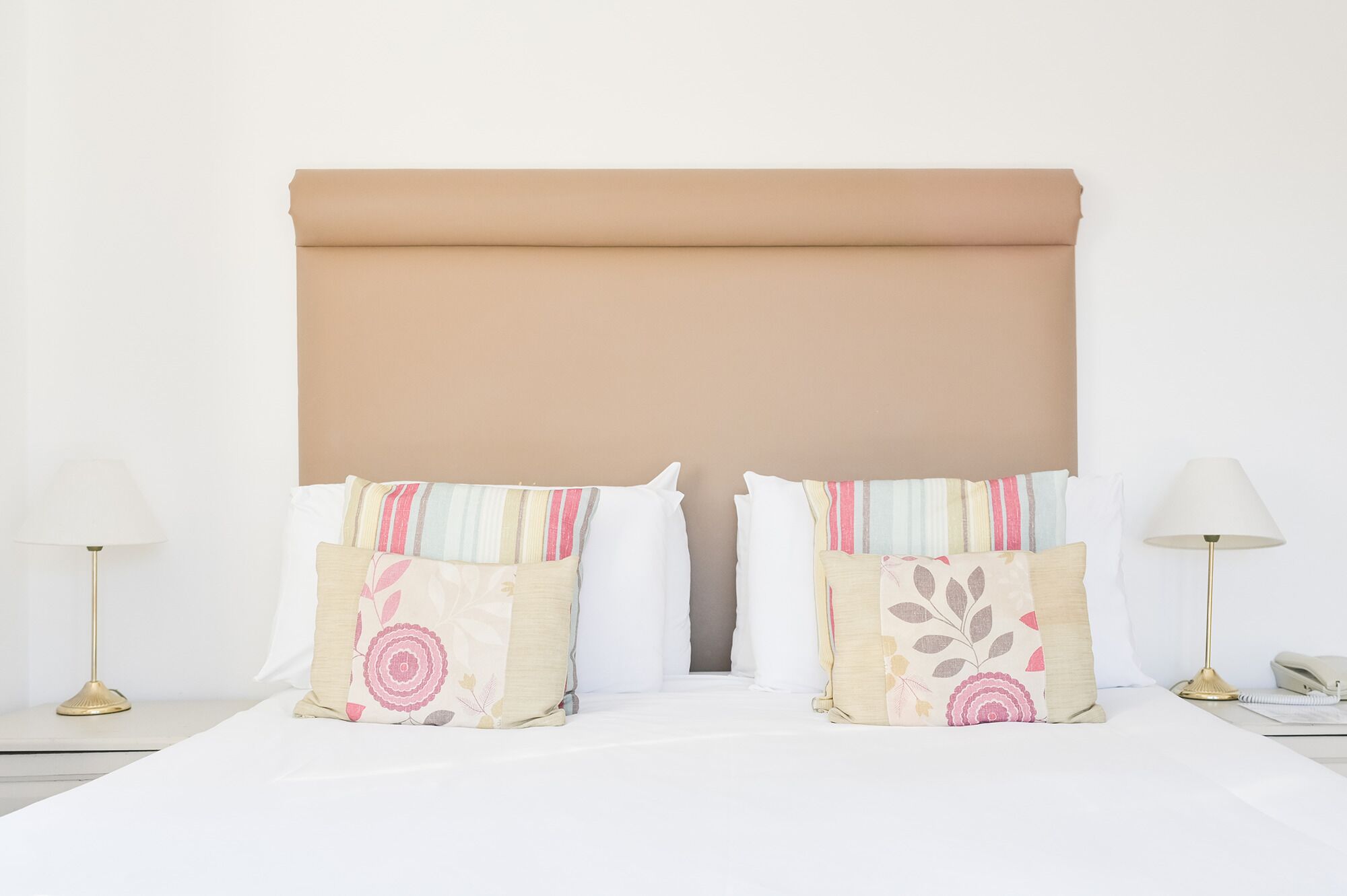 standard double room, 1 double bed | in-room safe, desk, blackout curtains, iron/ironing board