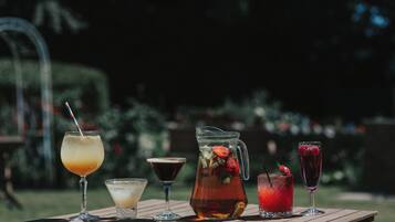 Café da manhã, almoço e jantar; culinária local