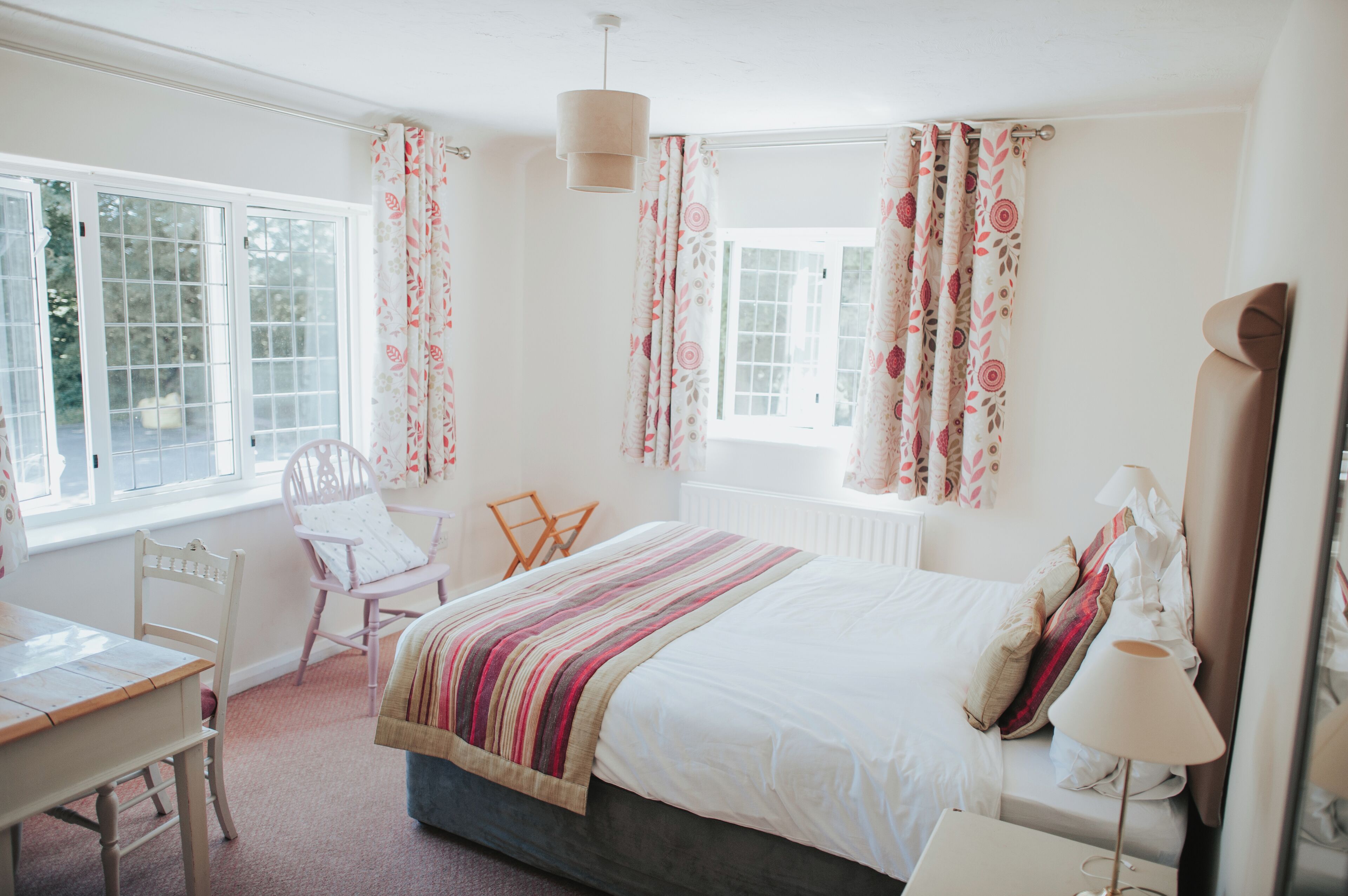 standard double room, 1 double bed | in-room safe, desk, blackout curtains, iron/ironing board