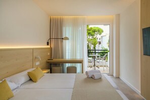 Twin Room, Balcony, Sea View | In-room safe, desk, soundproofing, WiFi -  Hotel Cabot Cala Ferrera (Felanitx)