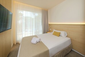 單人房 | 房內夾萬、書桌、隔音、Wi-Fi (收費)