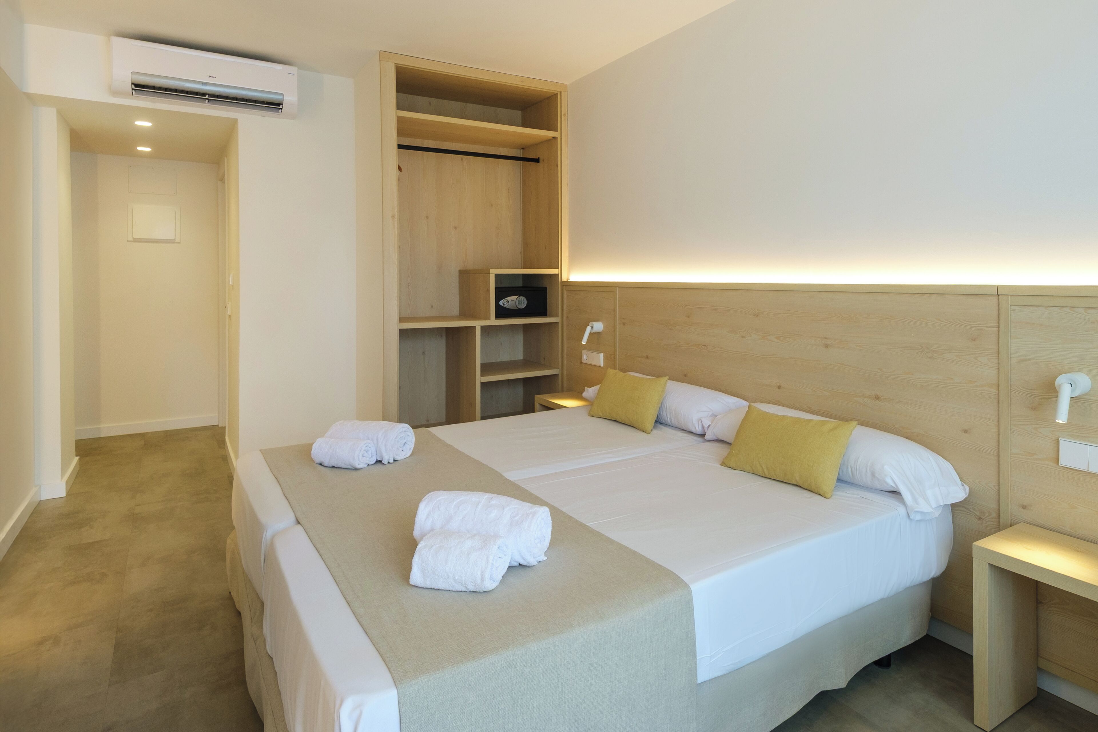 Öryggishólf í herbergi, skrifborð, hljóðeinangrun, þráðlaus nettenging